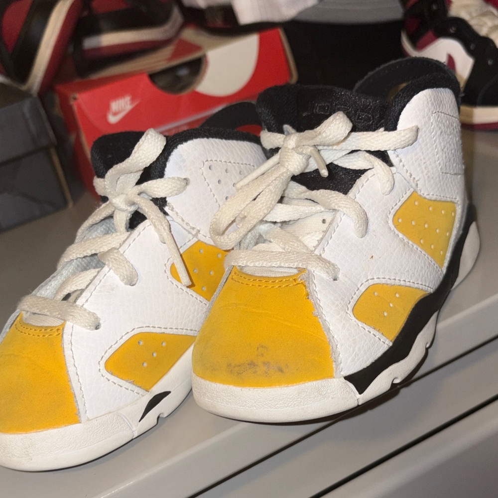 Jordan Kids White and Yellow Sneakers
